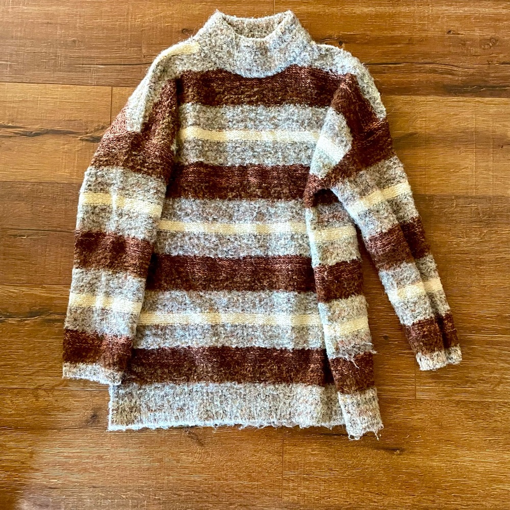 Size medium mock turtleneck fall sweater.